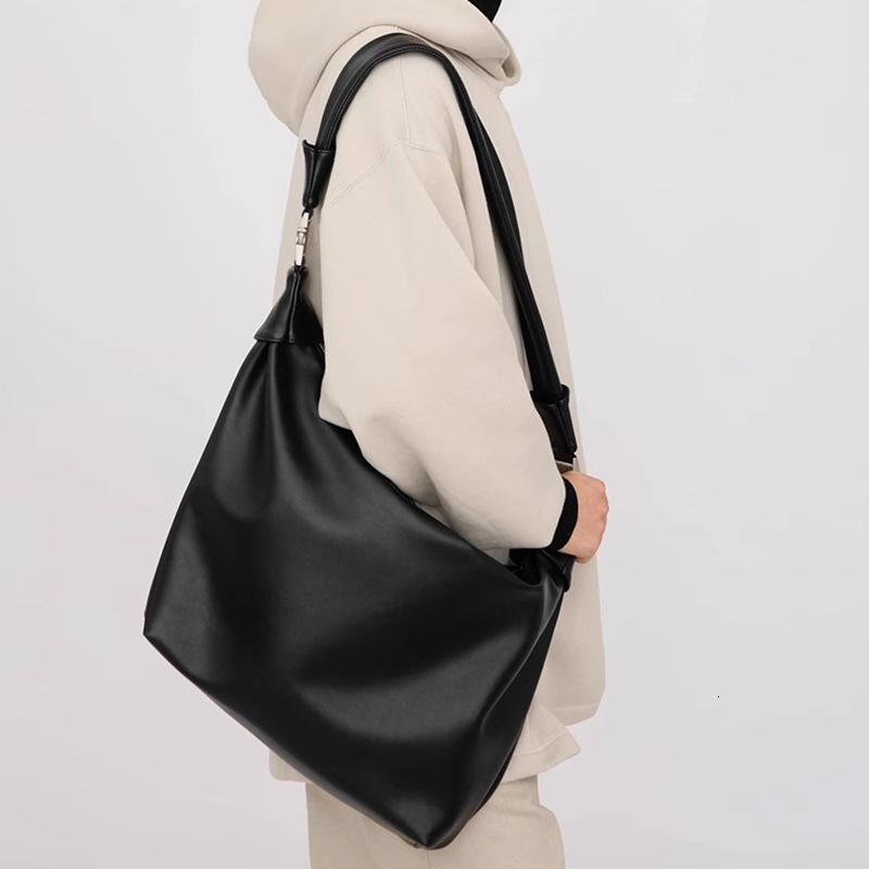 2024 New Mens Dumpg Bags Shoulder Strap Handbags Woman Backpack Soft Solid Color Men's Crossbody Bag Man Unisex Sg