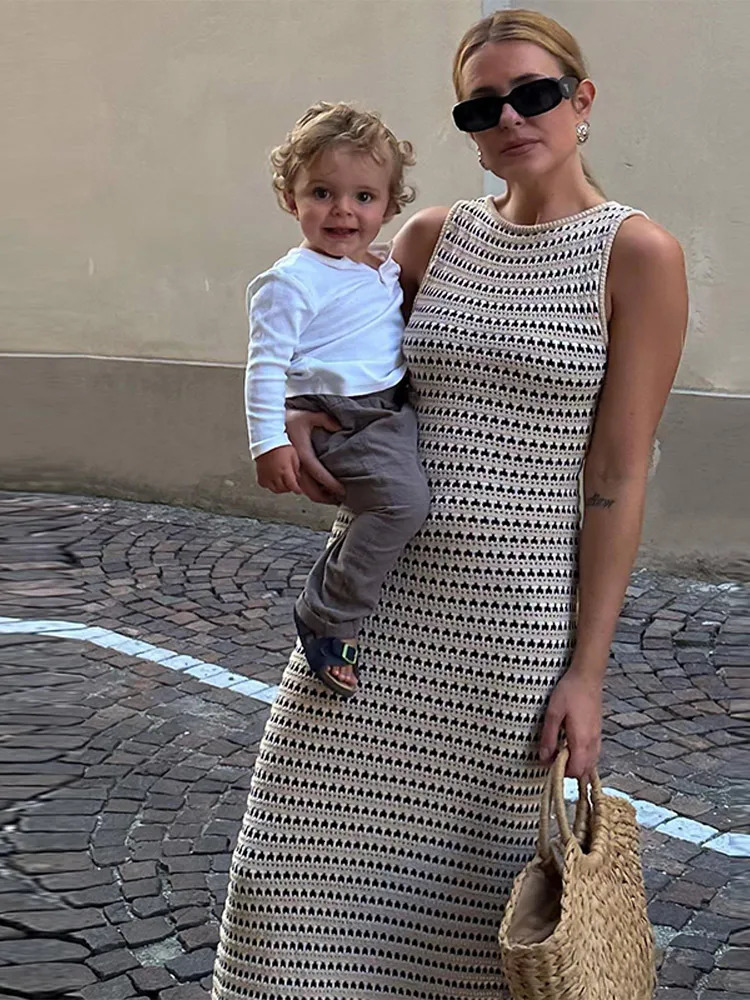 Fashion Sleeveless Knitting O-neck Long Dress Women Spring Summer Contrast Slim Striped Dresses Female Streetwear Robe 250102