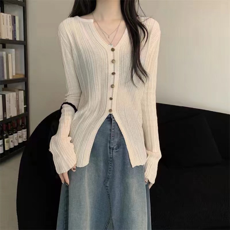 Coffee Colored V-neck Mid Length Knitted Base Sweater for Women in Autumn New Maillard Sweater with Split Top Inside