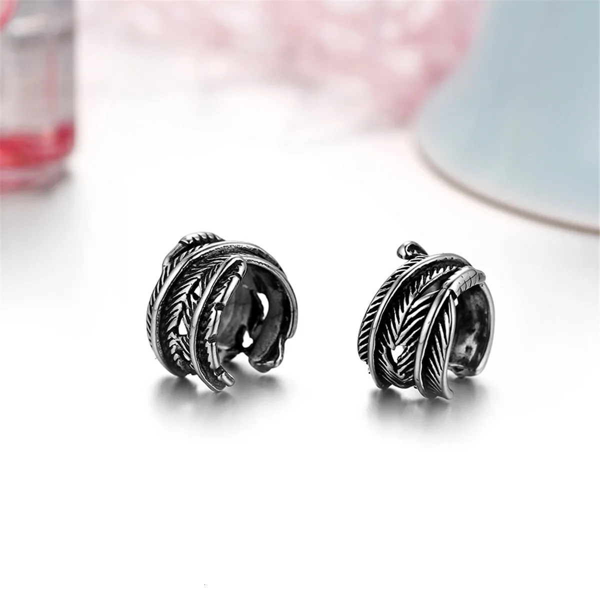 BONISKISS Mens 2pcs Vintage Leaf Ear Cuff Non-piercing Stainless Steel Clip Earrings Male Silver Color Jewelry bijoux brincos 250103
