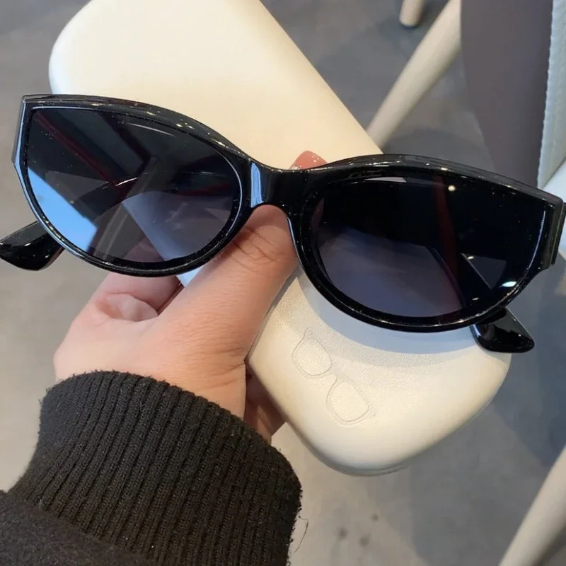 Highend Trend UV Resistant Sunglasses Vintage Cat Eye Small Frame Men Women Sun Protection and Driving 241228