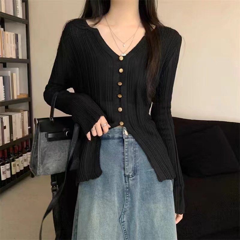 Coffee Colored V-neck Mid Length Knitted Base Sweater for Women in Autumn New Maillard Sweater with Split Top Inside