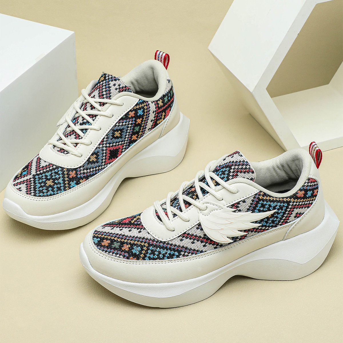 Women Sports Shoes Fashion Designer Shoes Versatile Thick Sole Anti-slip Chunky Shoes Trendy Triple Beige Free shipping