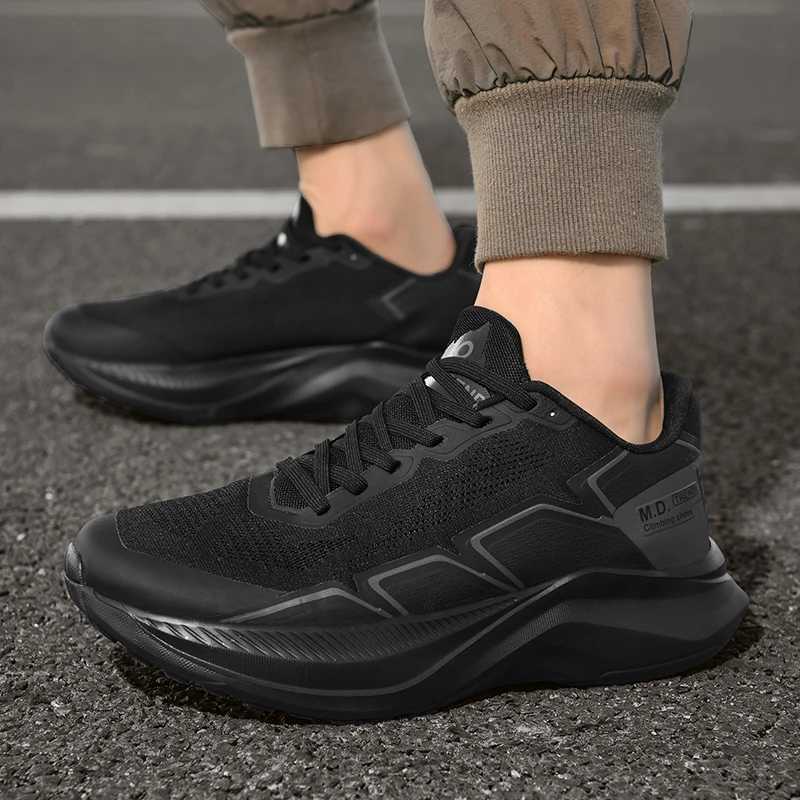 Step into Style Embrace Comfort and Casual Sophistication with Our Trendsetting Fashion Running ShoesC250304