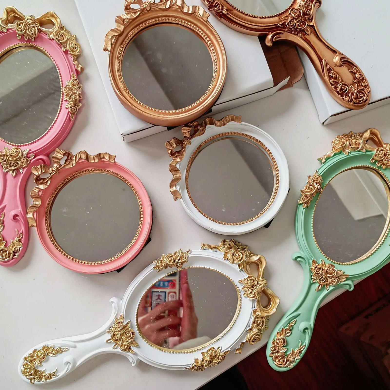 European Style Retro Handheld Mirror Vintage Makeup Vanity Hand Mirror Spa Salon Cosmetic Compact Mirror Desktop Makeup Tools 250103