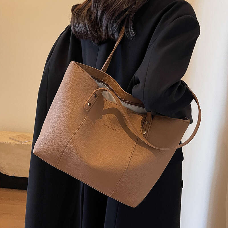 Large Capacity Women's Autumn And Winter Versatile New Casual Simple Shoulder Bag, Textured For Class Commuting Tote Bags