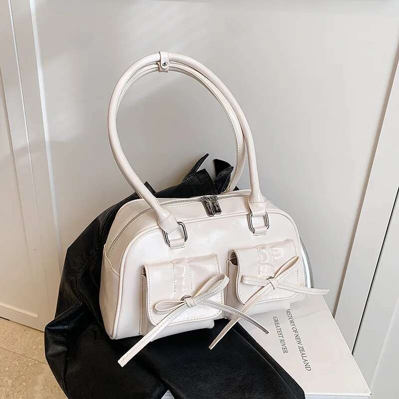 Trendy Women's Bow Design Large Capacity Shoulder Underarm Bag for Spring 2024 New Fashionable Style Casual Chic