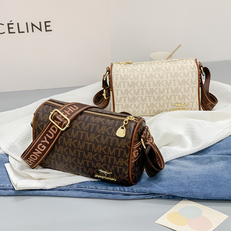 Simple fashion with large capacity Boston Bag 2025 new fashion printed single shoulder crossbody bag middle-aged mom bag Classic Brown free Shipping