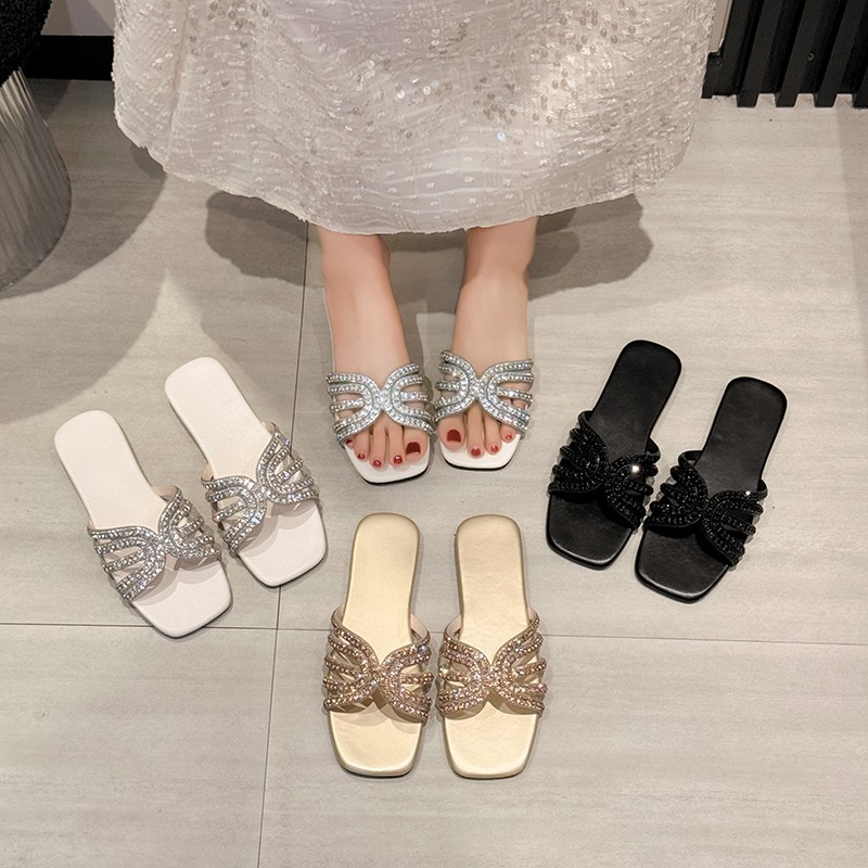 Designer Slipper Foreign trade cross-border large size slippers women wear 2025 summer new fashion all-in-one low heel flat flip-flops