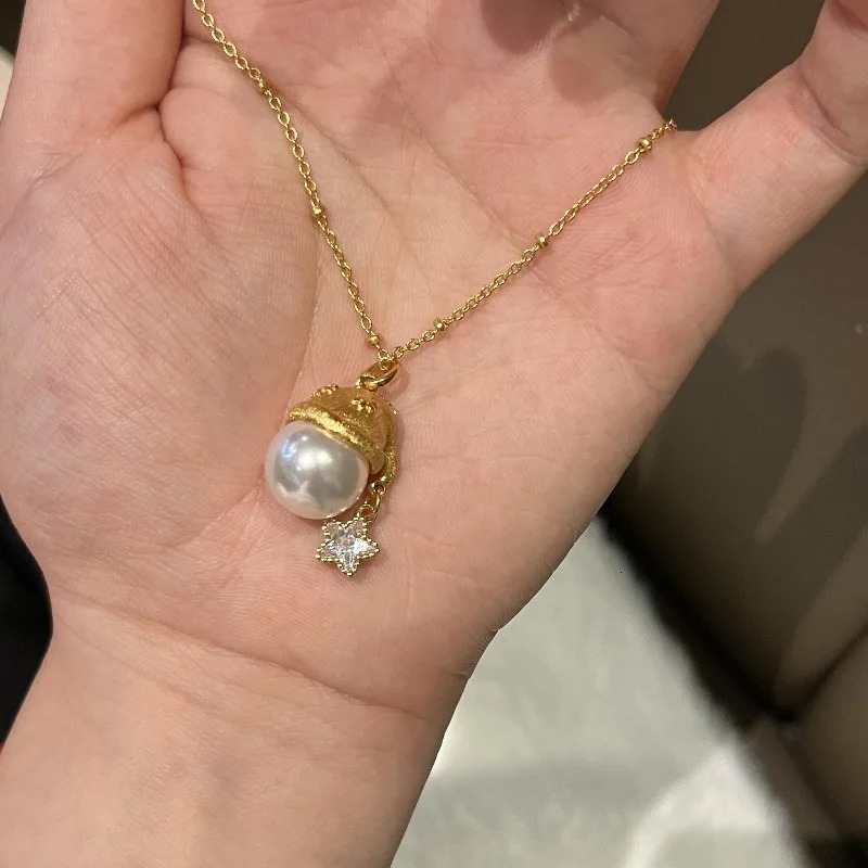 Women Pendant French Light Retro Brushed Pearl Christmas Hat Star Necklace Small Exquisite Fashion Clavicle Chain Copper 250106