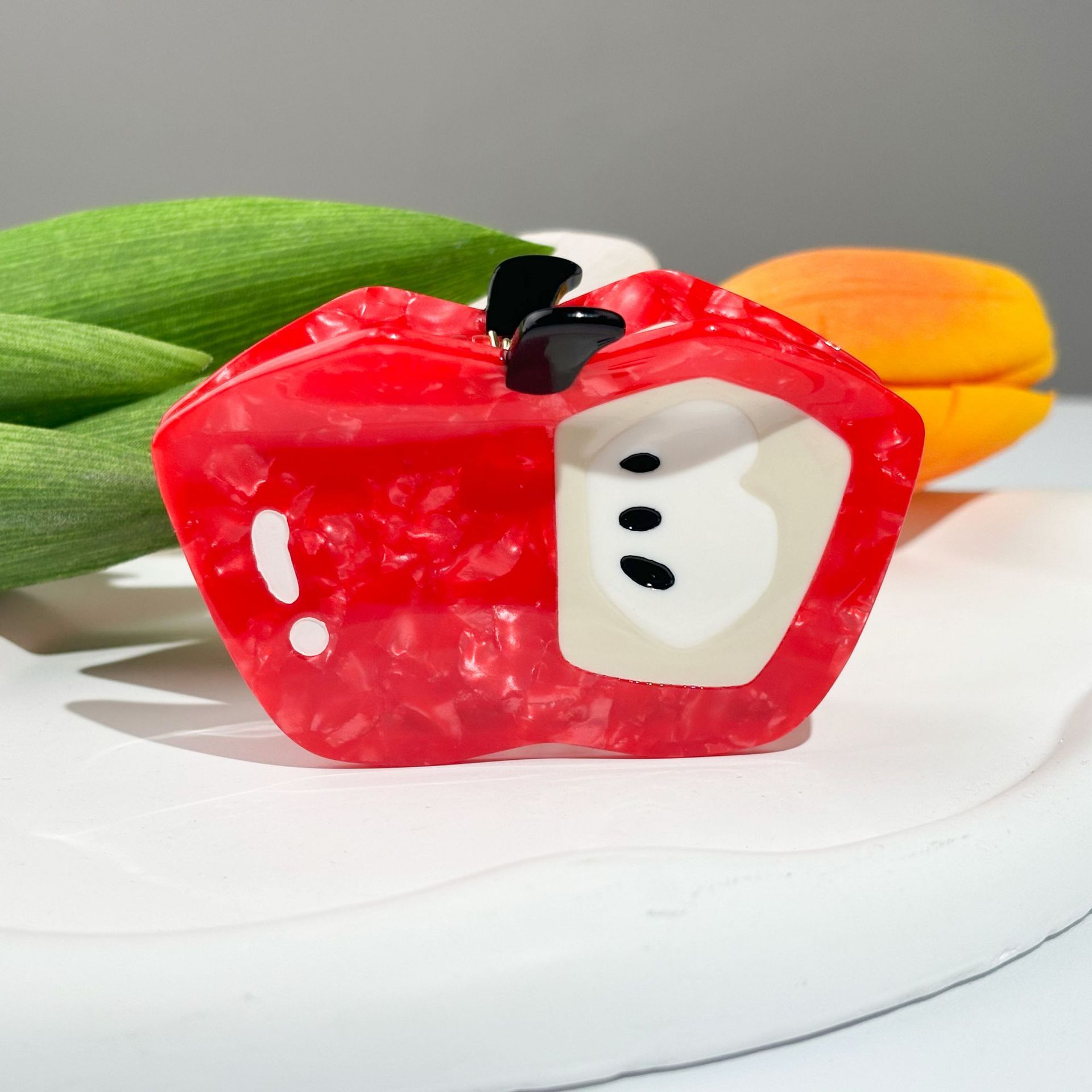 Croissant Bread Heart Hair Clip Acetate Bread Slices Grab Clip Shark Clip 2024 New Back of the Head Ponytail Hair Cards for Women