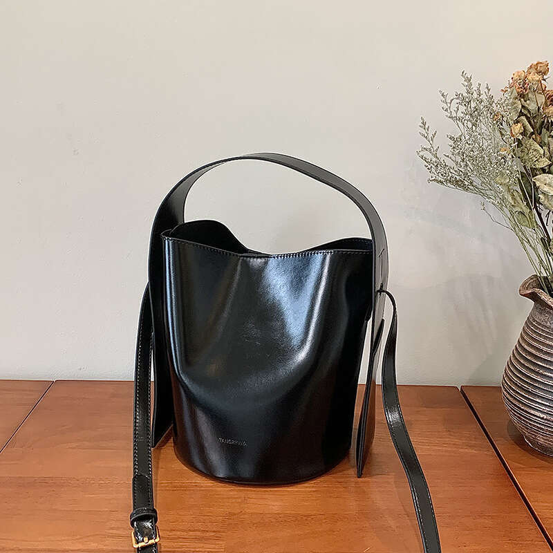 Women's Bags handbag Autumn/Winter Fashion Oil Wax Leather Ear Hanging Handheld Bucket Large Capacity Temperament Shoulder Bag