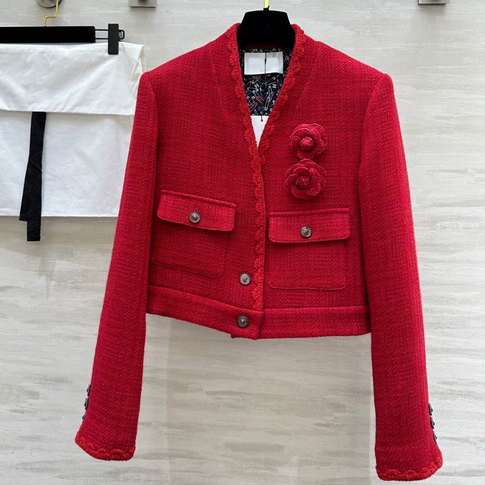 Crafted soft tweed coat with classic pockets, vintage elegance women jacket