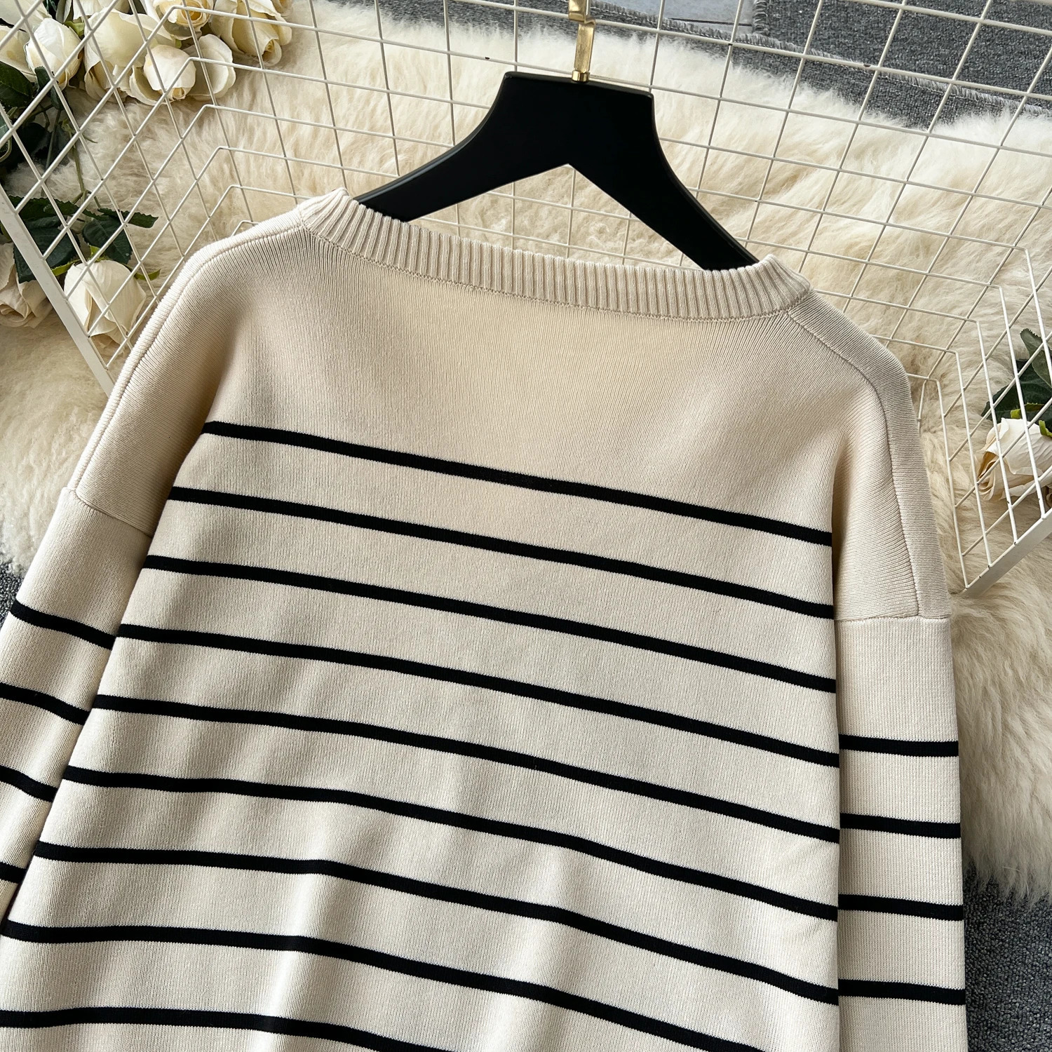 Womens sports pants set winter knitted casual zipper set long sleeved autumn loose top elastic striped elegant sports pants 241230
