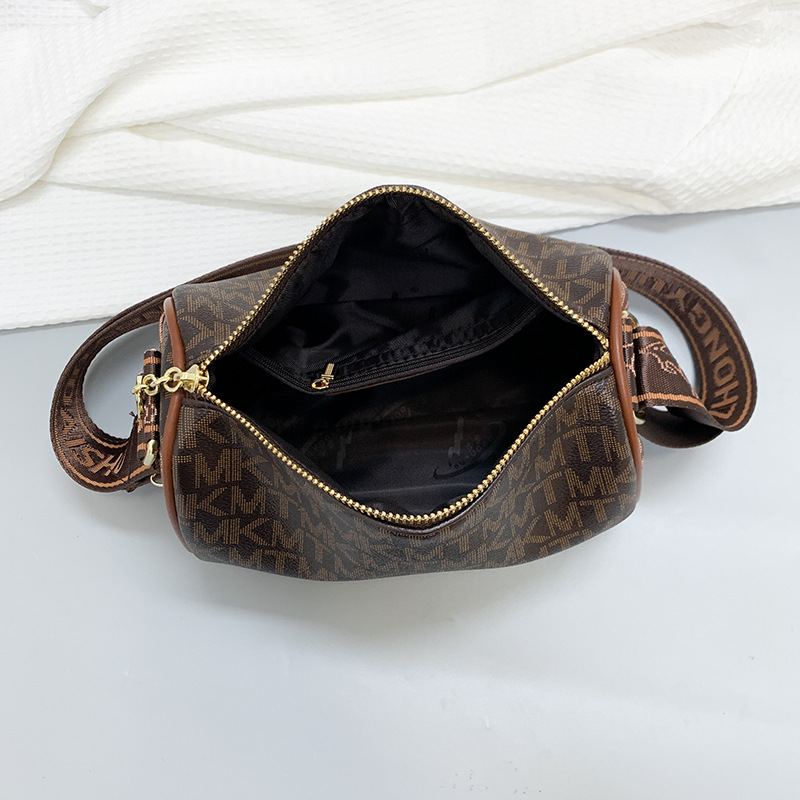 Simple fashion with large capacity Boston Bag 2025 new fashion printed single shoulder crossbody bag middle-aged mom bag Classic Brown free Shipping