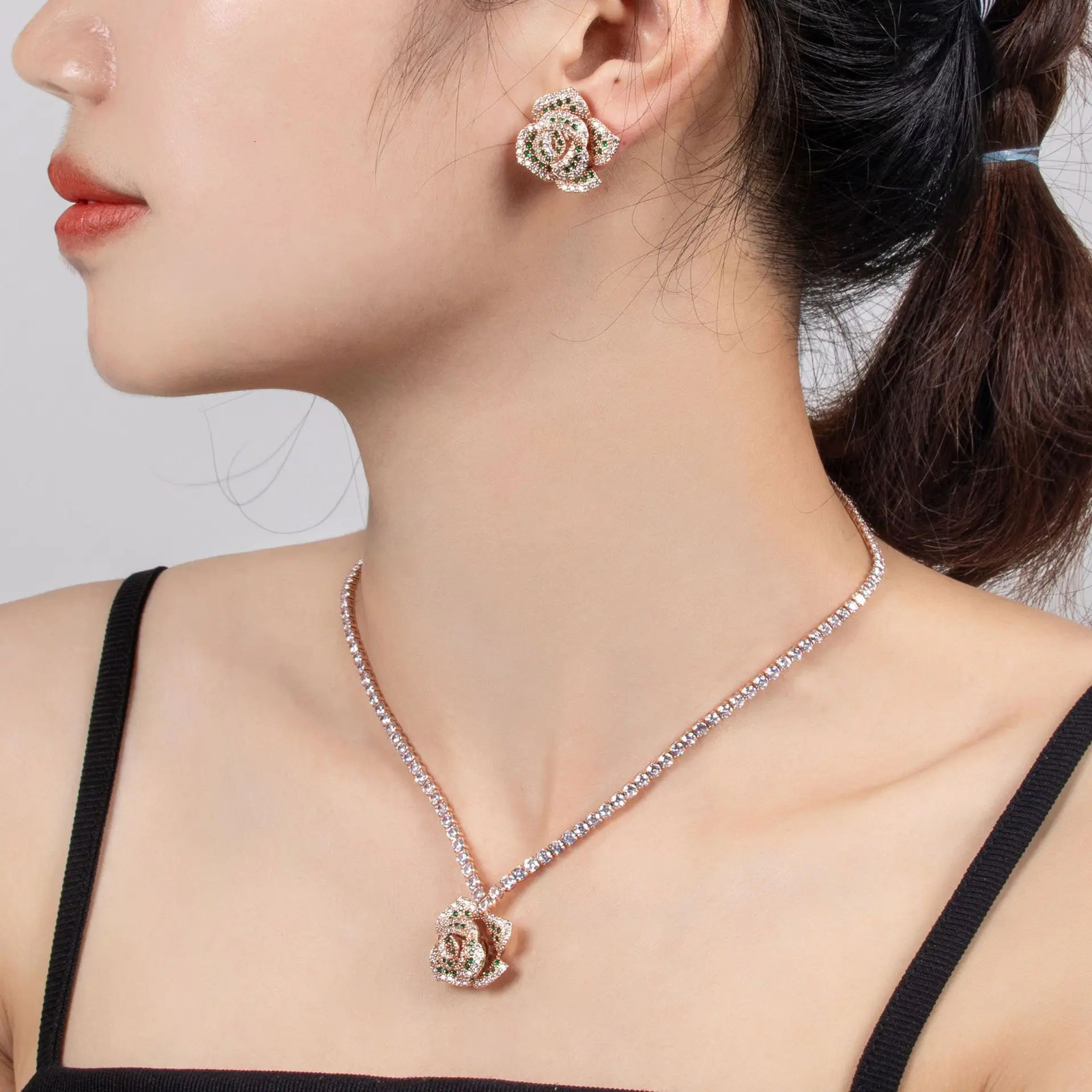 SUYU Trendy Womens s Light Rose Blossom Fashion Jewelry Daily Leisure Accessories Festival Gifts 250102