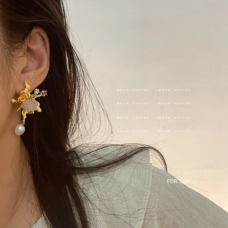 Style Butterfly Freshwater Pearl Baroque Necklace Purple Crystal Zircon Clavicle Chain Elegant Female 250102