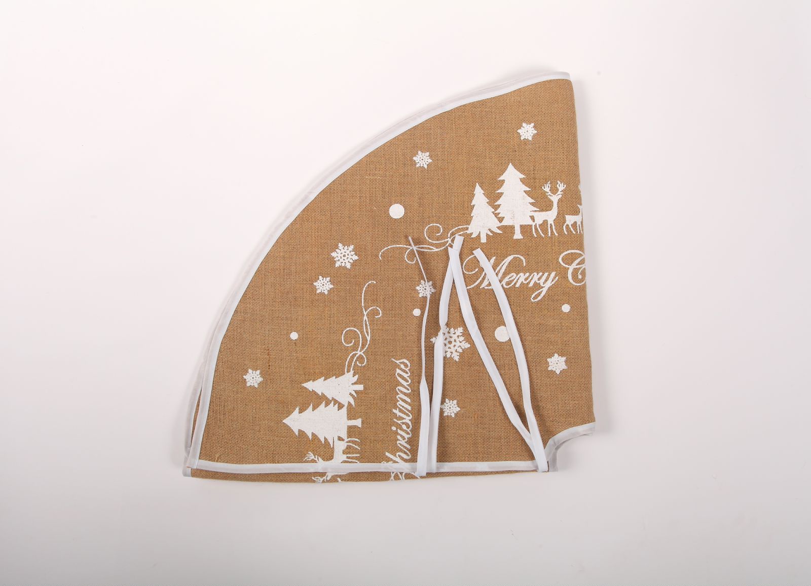 Elegant Christmas Tree Skirt - Ideal Accessory for a Merry Season