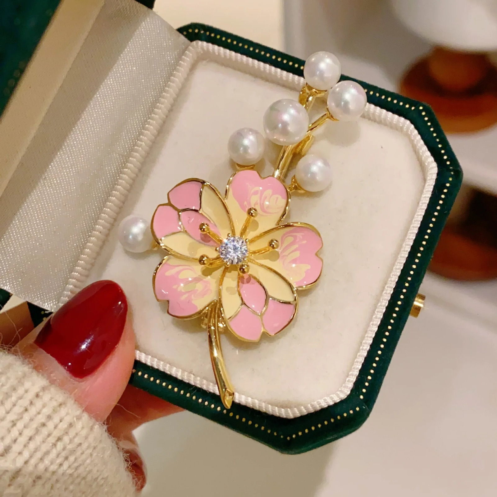 Pink Cherry Blossoms Brooch For Women Nice n Elegant Pearl Fashion Brooch Pin Dress Jewelry Accessories Party Gifts 241230