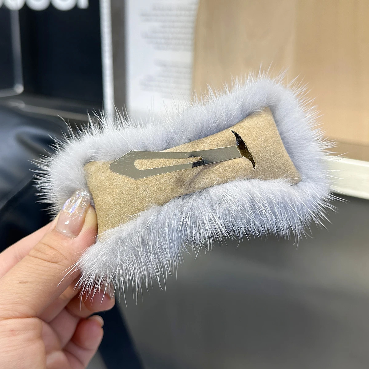 Real Mink Fur Hair Larg Bowknot Hairpin Side Clip Net Red Cute Plish Fur Headdress Shiny Hair Scratch Accessories Gifts 250106