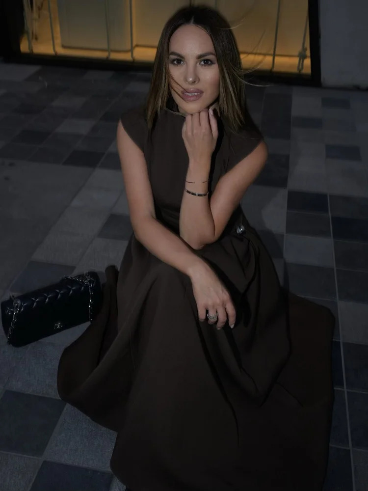 Elegant high waisted long dress for women fashionable sleeveless irregular half neck dress 2025 womens party evening dress 250103