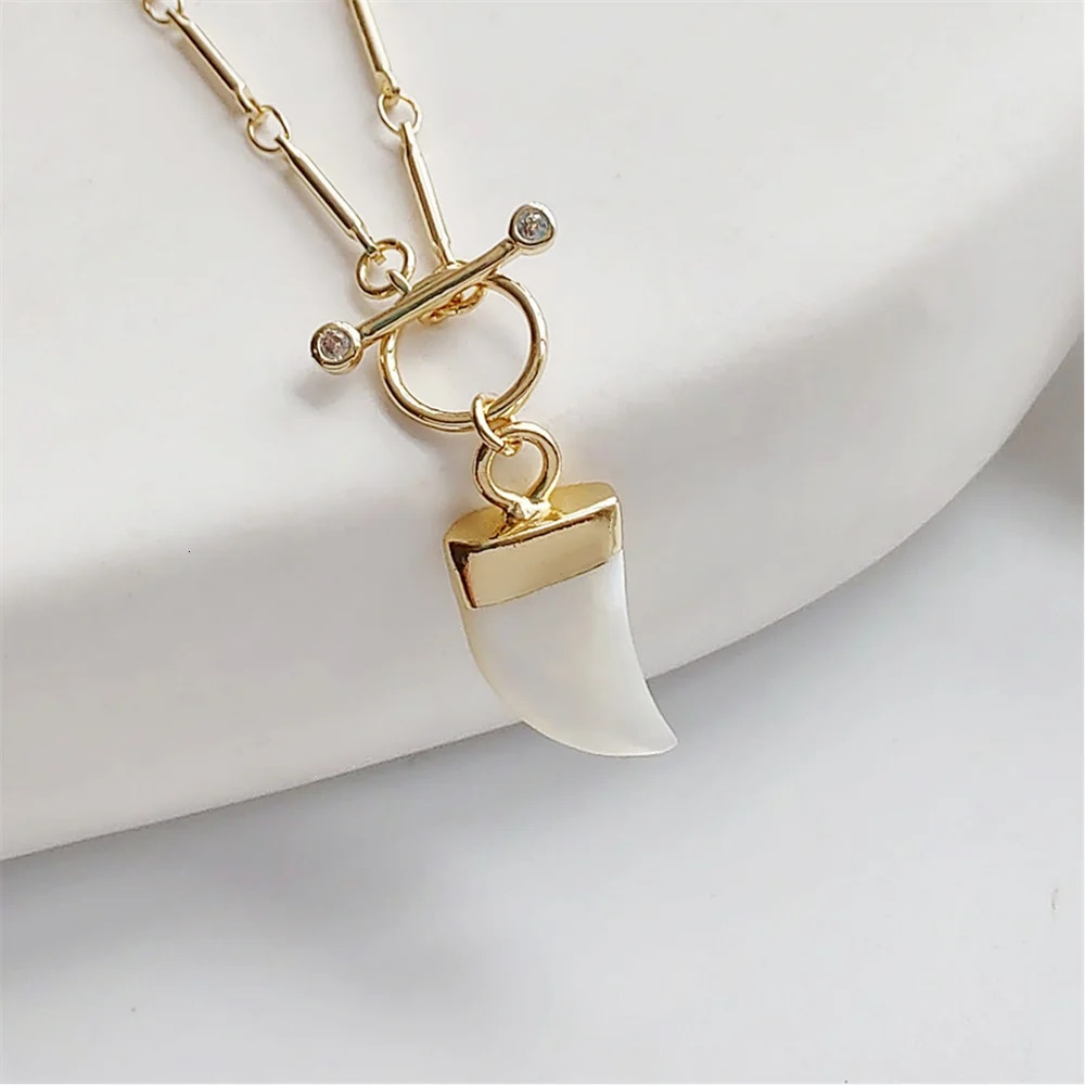 FUWO 1Pcs Small Horn Shell Necklace Golden OT Buckle Chain Exquisite And Lovely Suitable For Womens Daily Wear Style NC537 250106
