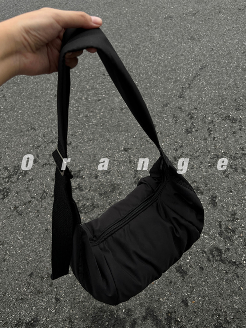 Elegant Women's Diagonal Shoulder Bag - Versatile Down-Cotton Material, Spacious for All Your Essentials