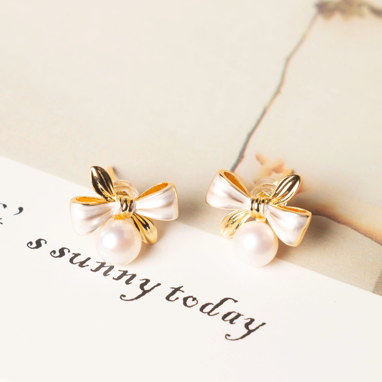 Fashion Simple Bow Natural Freshwater Pearl 14K Gold Filled Jewelry Pendant For Women Necklace Pearl Jewelry Set 250102