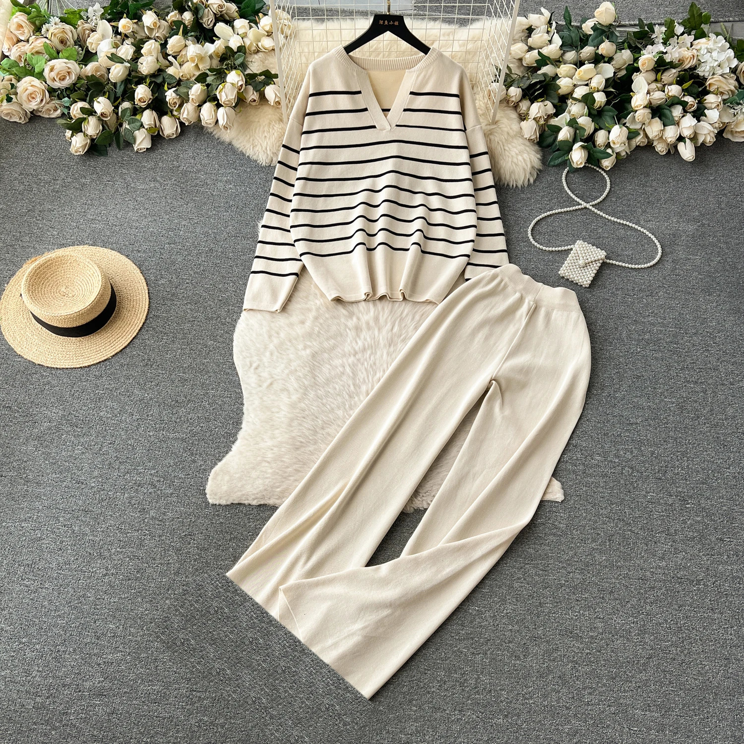 Womens sports pants set winter knitted casual zipper set long sleeved autumn loose top elastic striped elegant sports pants 241230