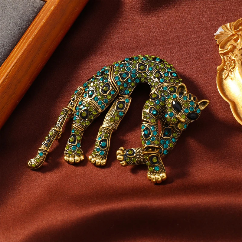 Vintage 3D Black Rhinestone Leopard Panther Animal Brooch Pin Jewelry for Men Women Fashion Brooches Lapel Corsage 241230