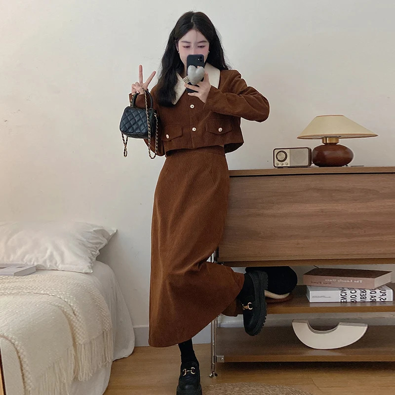 Women Classic Versatile Outfits Dress Lady Sweet Corduroy Outside Fall Dresses Female French Style Designer Party 250103