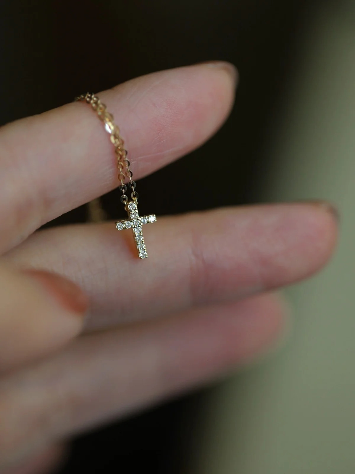 GOLDtutu 9k Real Gold Mini Cross Pendant Exquisite Minimalist Personalized For Women Necklace kj489 250106