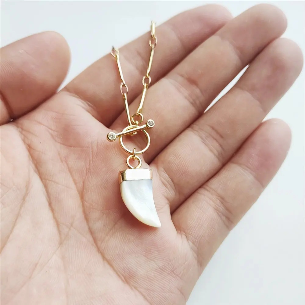 FUWO 1Pcs Small Horn Shell Necklace Golden OT Buckle Chain Exquisite And Lovely Suitable For Womens Daily Wear Style NC537 250106