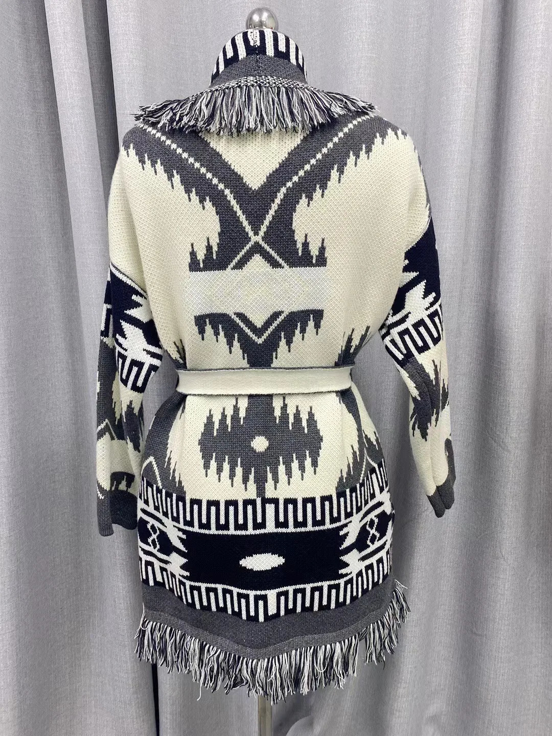 Fashion Bohemian Winter Womens Jacquard Pattern Cashreme Wool Cardigan Tassel Oversize Sweater Female Coat 250103