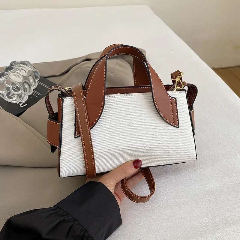 Designer Chain Shoulder Casual Travel Handbag, Crossbody Bag, Women's Trendy Zipper Bag