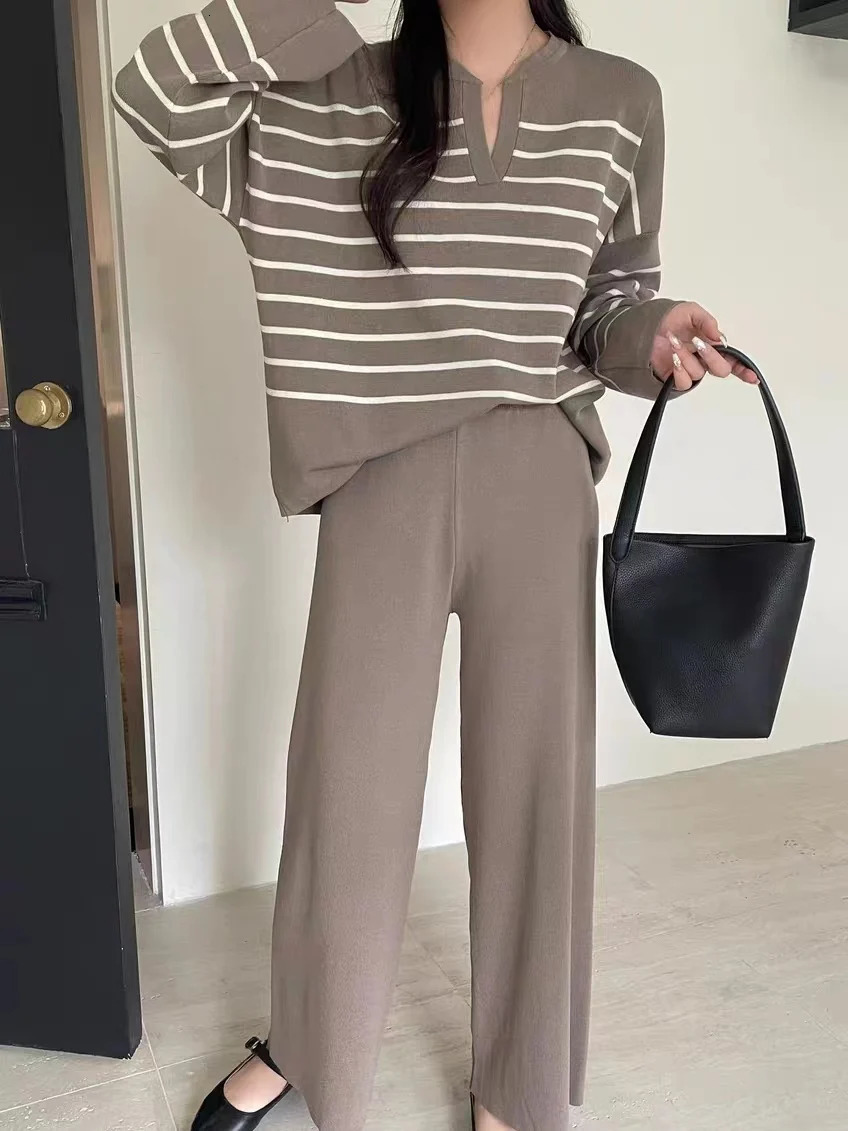 Womens sports pants set winter knitted casual zipper set long sleeved autumn loose top elastic striped elegant sports pants 241230