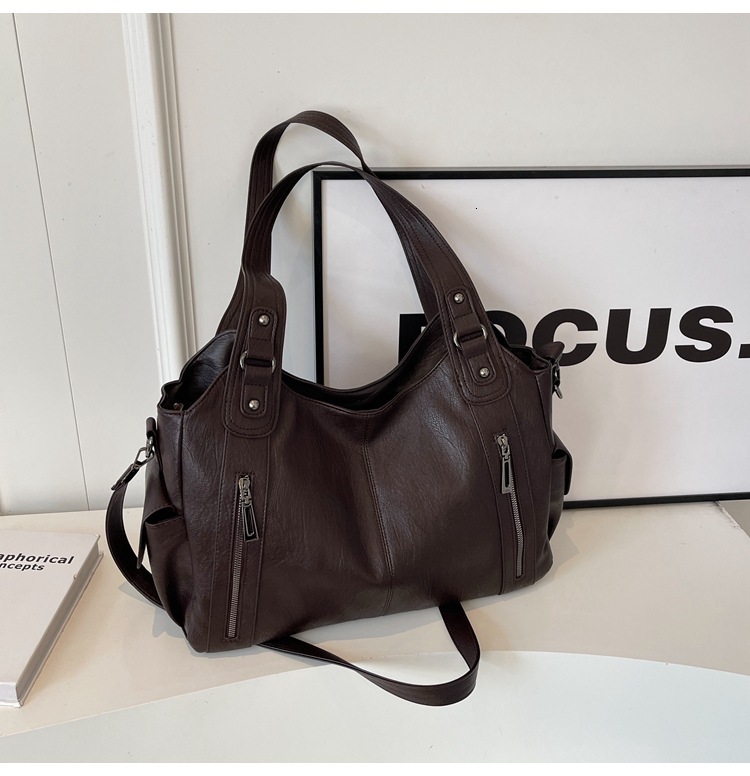 Women's tote bag with large capacity for autumn winter can be slung diagonally. 2023 new versatile and high-end single shoulder handbag