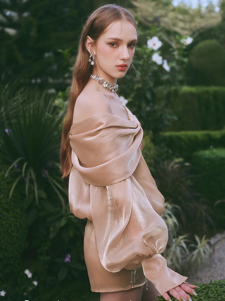 DEAT Elegant Dress with Diagonal Collar Folded Lantern Sleeves Diamond Splicing Hip Warp Mini Womens Party Dress Spring 2025 Style 35Z1670 250103