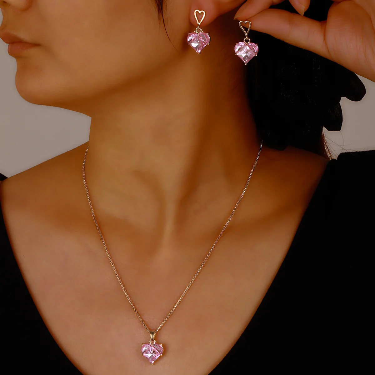 Pink Necklace High-grade Peach Heart Necklace Earrings Female PendantEarrings Jewelry Set 250102