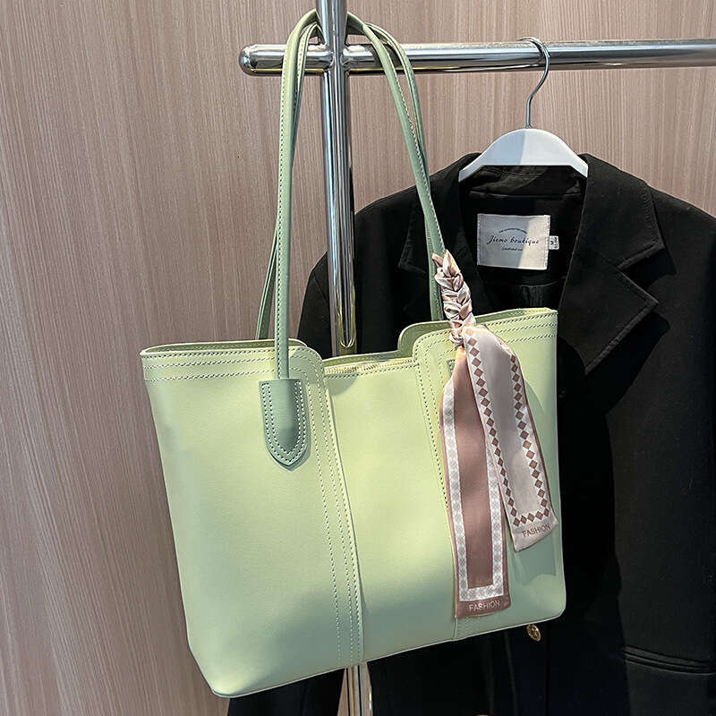 Women's Large Capacity New Spring/Summer Versatile Shoulder Bag, Women's Texture Popular, Class Commuting Tote Bag