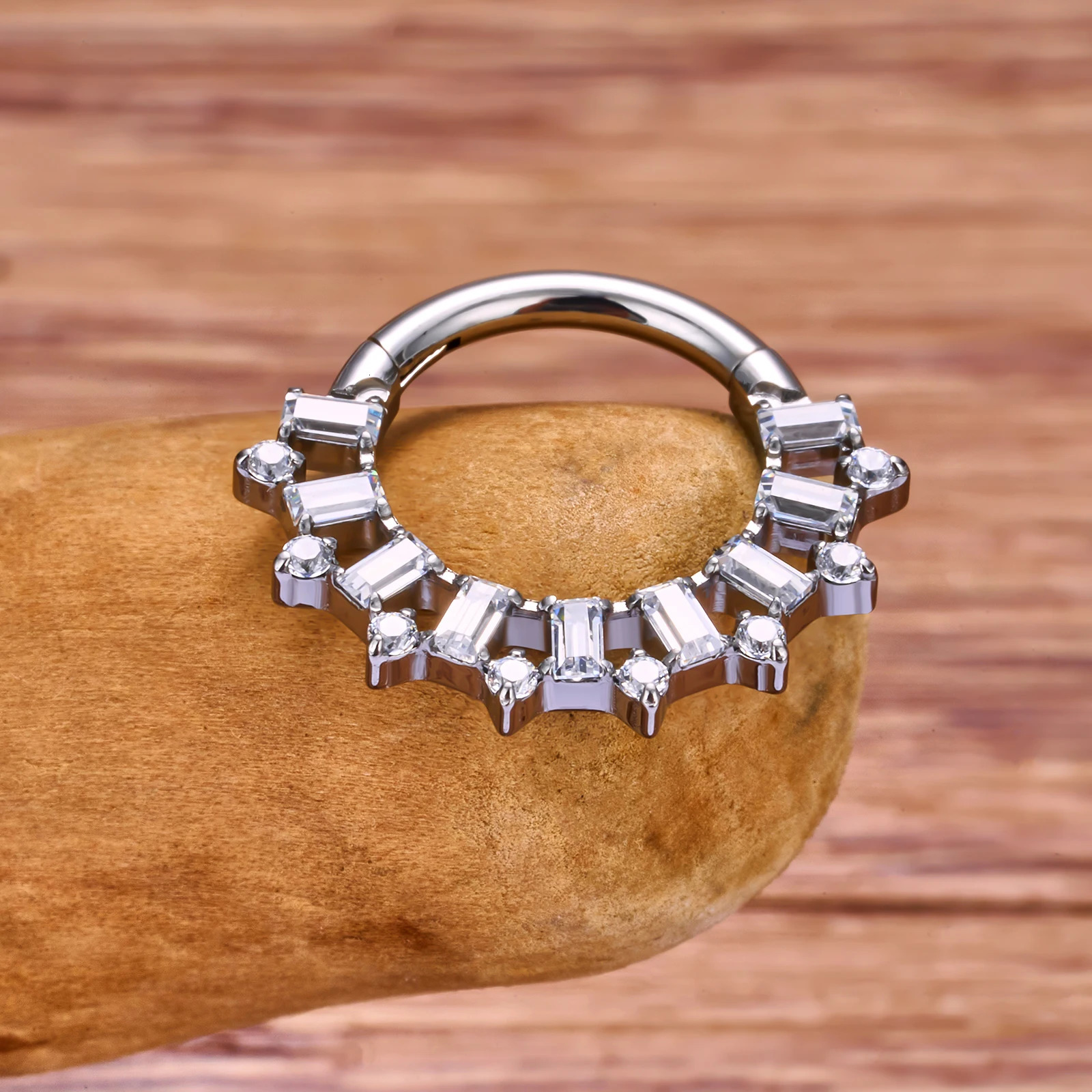 G23 Ear Helix Piercing CZ Water droplets fan-haped Earring Cartilage Conch Tragus Piercing Septum Nose Ring Jewelry 250103