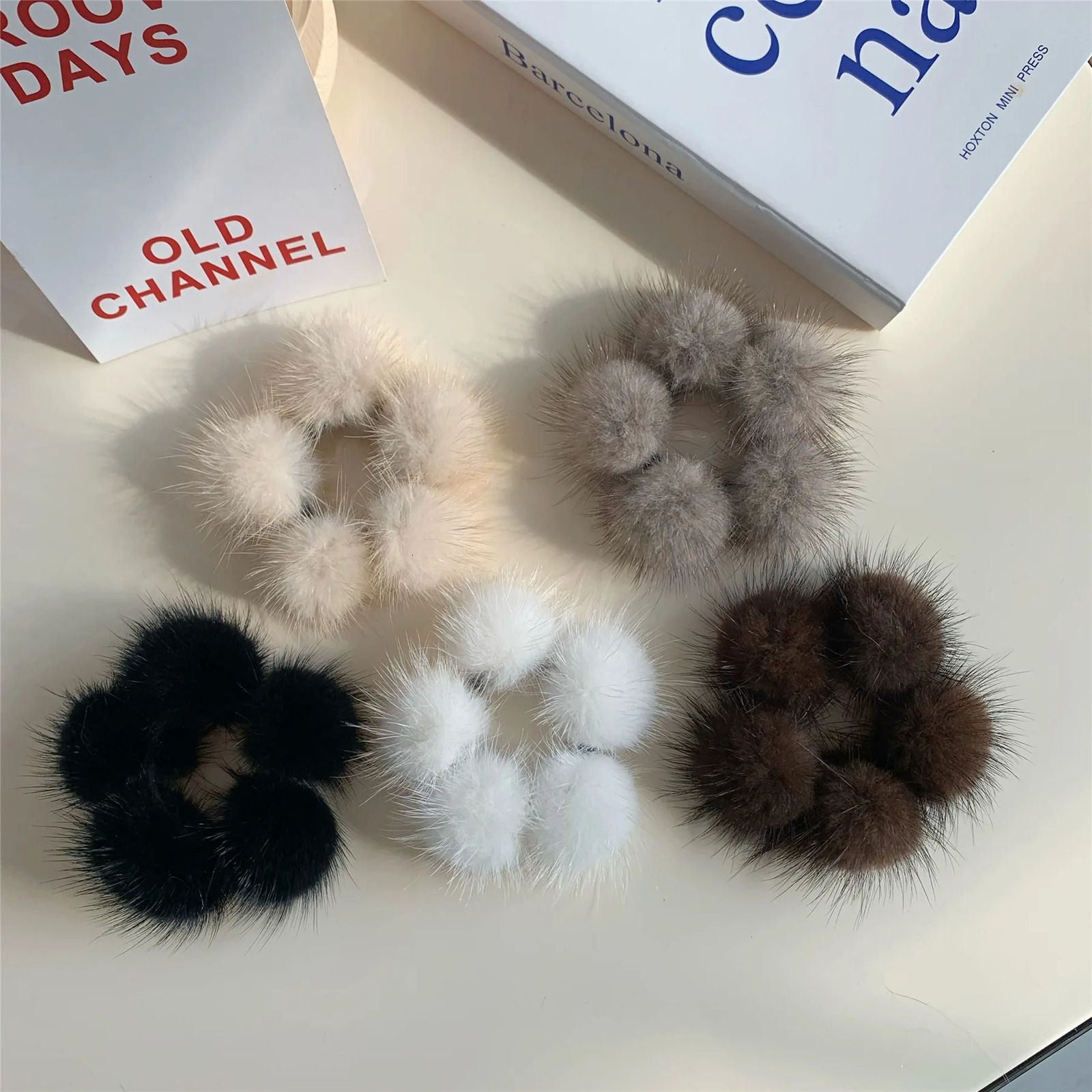 Fsahion Soft Hair Scrunchies Women Mink Fur Ball Cute Plush Elatic Hair Rope Rubber Band Ponytail Holder Headband Accessories 250106