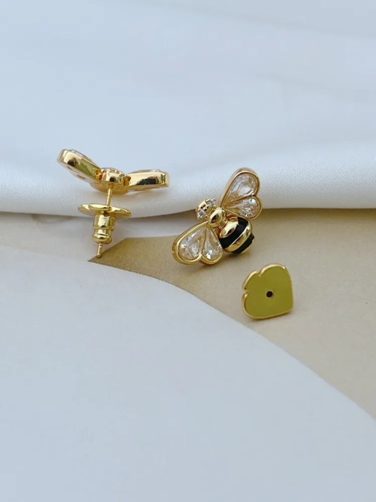 Fun Little Bee Ear Studs Earrings Necklace Set Woman Jewelry 250102