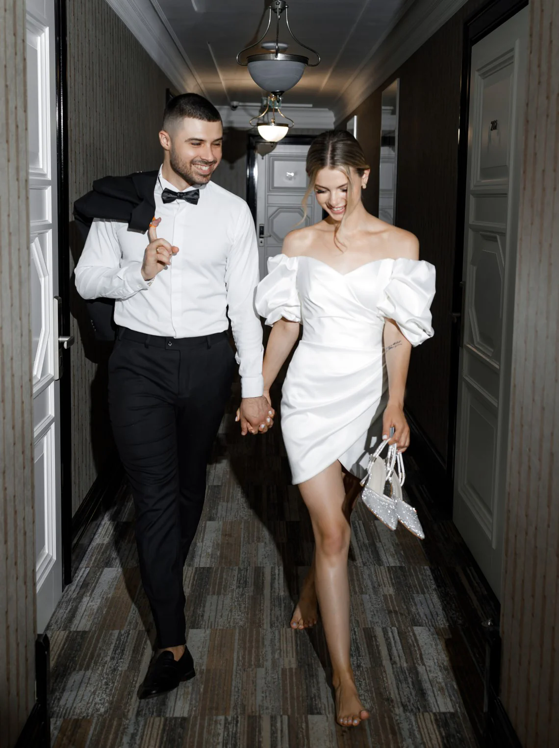 Elegant Short Wedding Dresses 2025 Puff Sleeve Sweetheart Open Back Satin Pleat Sheath Bridal Gown Above Knee Vestidos De Noiva