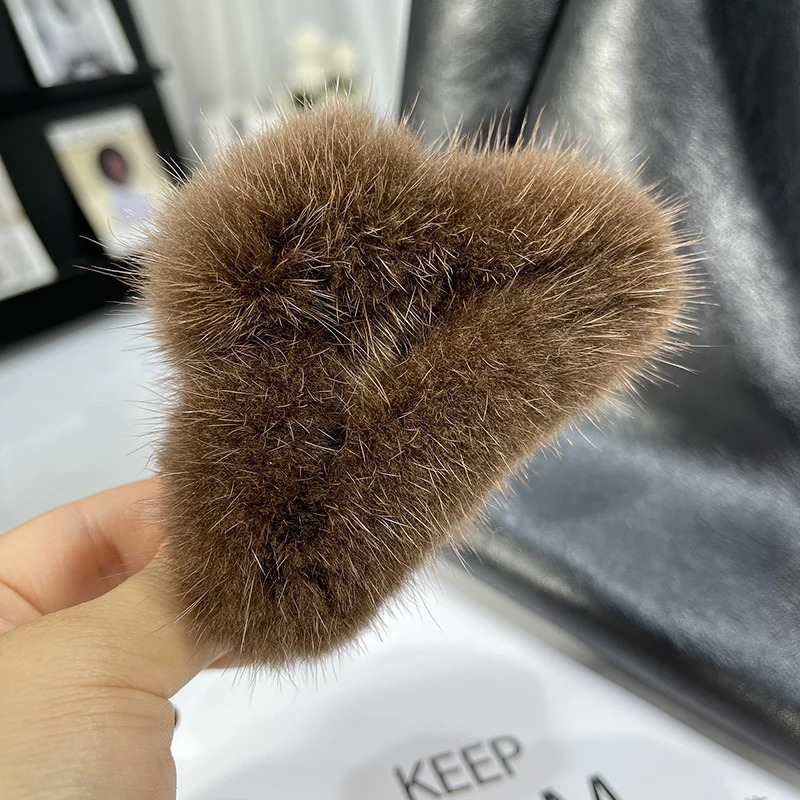 Women Cute Hairpin Plush Natural Mink Fur Hair Claw Elegant Temperament Real Fur Hairgrips Fashion Hair Accessories 250106