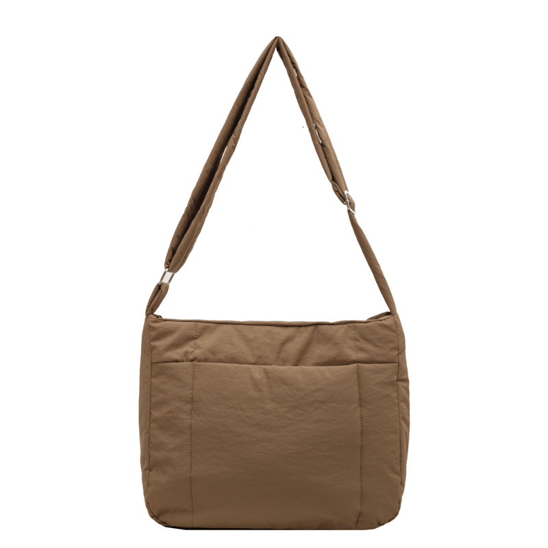 Small versatile single shoulder crossbody women's bag, large capacity, simple and fashionable, 2024 spring new down cotton bag