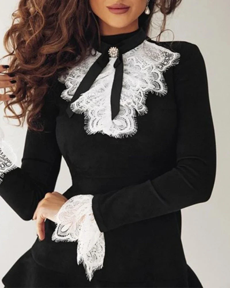 Fashion 2025 Womens Elegant and Sexy Long Sleeve Lace Bell Sleeve Ruffle Dress OL Classic Romantic Splicing Mini Party Dress Fashion 250103