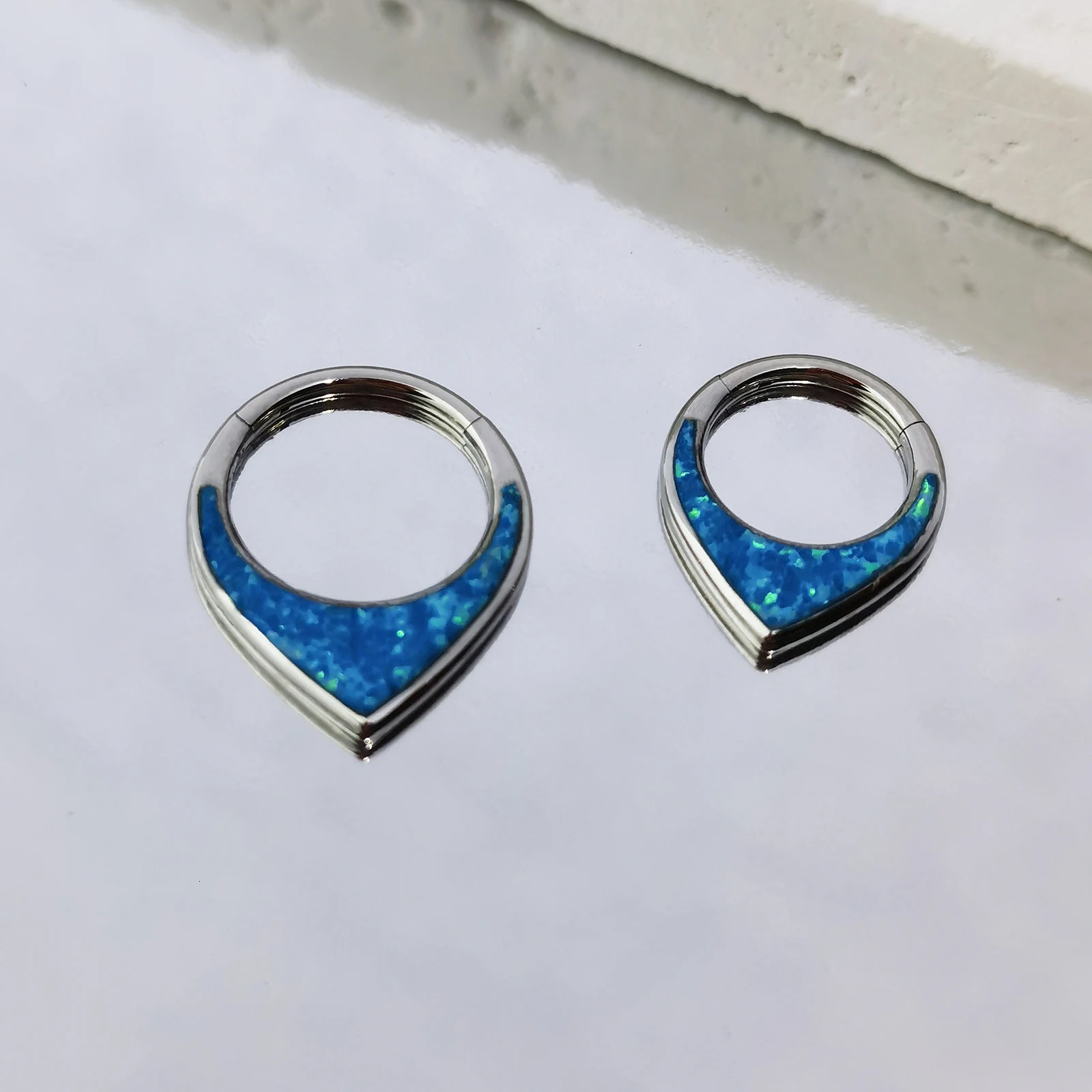 1PCS G23 Opal Septum Nose Ring Hinged Hoop Nose Ring Cartilage Ear Piercing Body Jewelry for Women and man gift 250103