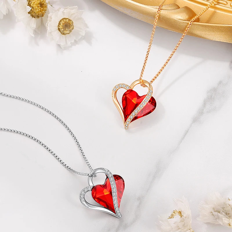 Fashion Red Crystals Love Heart Necklace for Women Sexy Rhinestone Pendant Necklaces Jewelry Mothers Day Birthday Gifts 250106