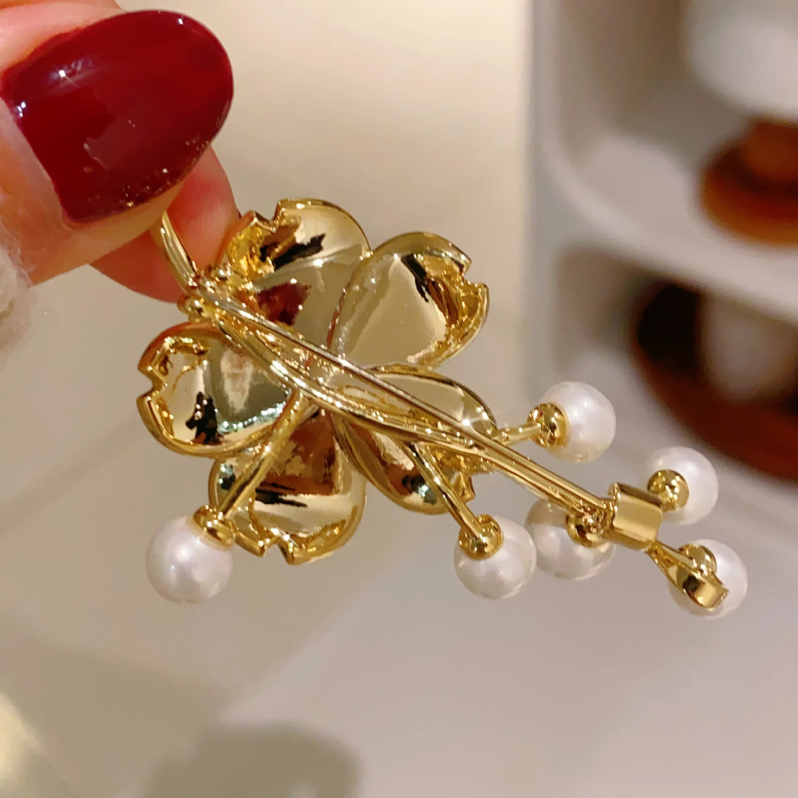 Pink Cherry Blossoms Brooch For Women Nice n Elegant Pearl Fashion Brooch Pin Dress Jewelry Accessories Party Gifts 241230